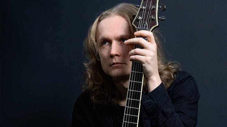 Timo Komulainen and his guitar